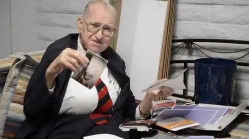 采访爆料外星人视频播放,外星人视频曝光，神秘现象引全球热议